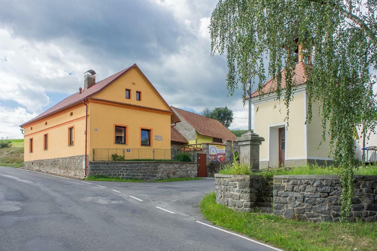 Apartmány U kapličky Kamyk nad Vltavou Exterior foto
